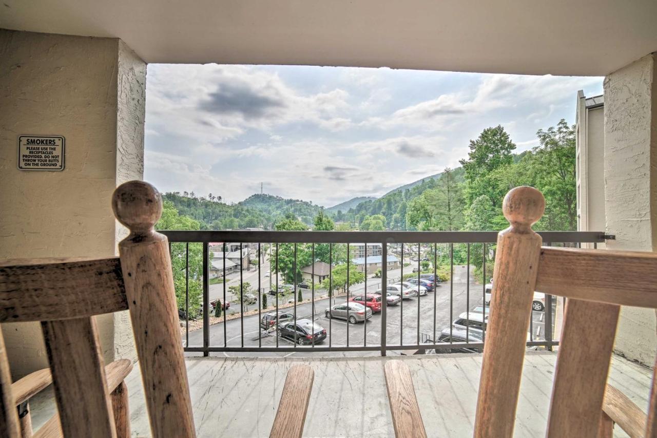 Gatlinburg Condo With Smoky Views Walk To Town! Exterior photo