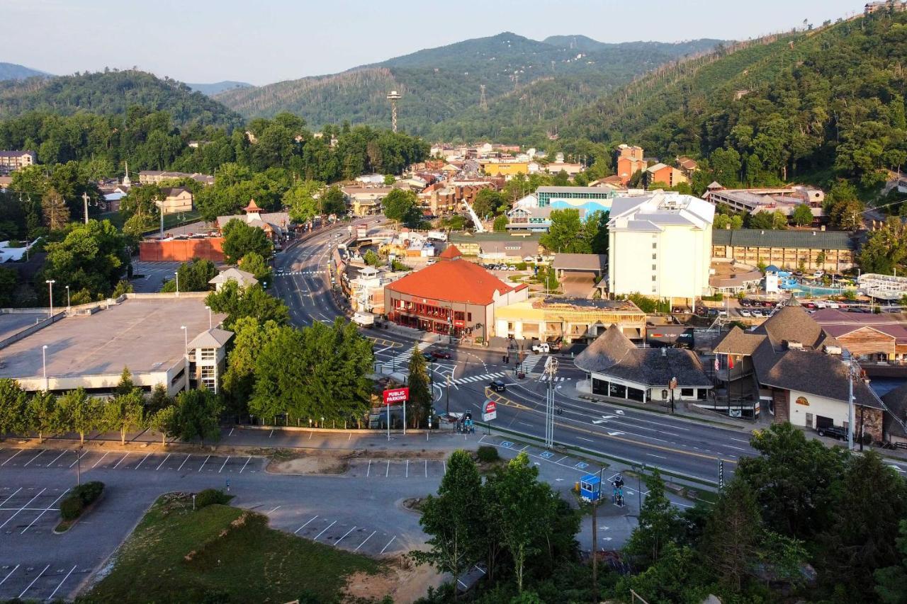 Gatlinburg Condo With Smoky Views Walk To Town! Exterior photo